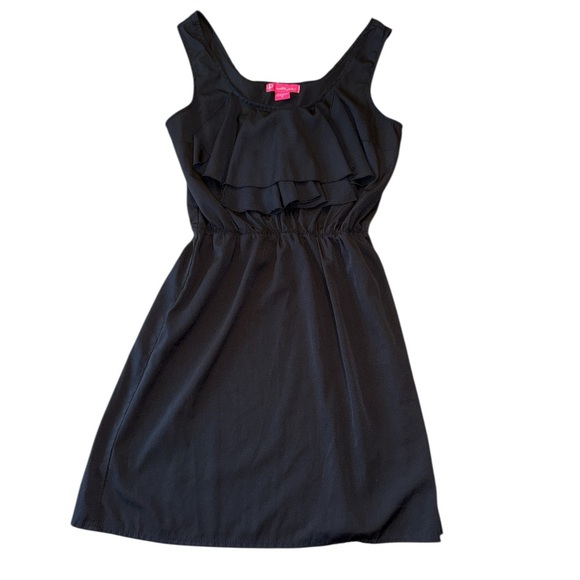 Simple & Cute Black Ruffle Top Dress - Picture 2 of 4